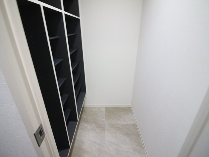 物件内観写真14　(靴箱)