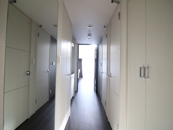 物件内観写真16　(廊下)