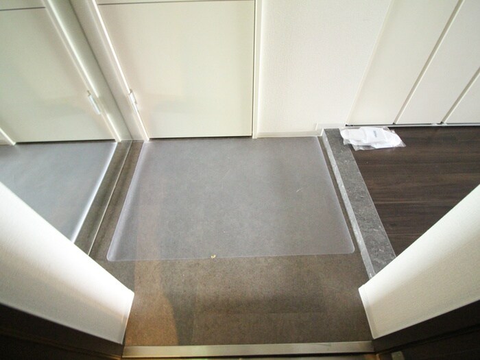 物件内観写真16　(玄関)