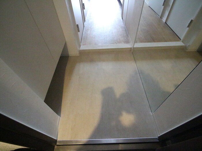 物件内観写真17　(玄関)