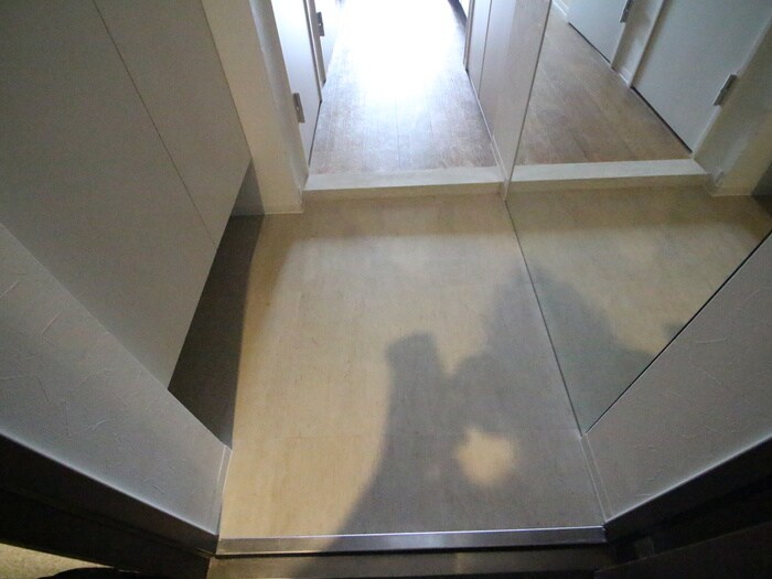 物件内観写真18　(玄関)