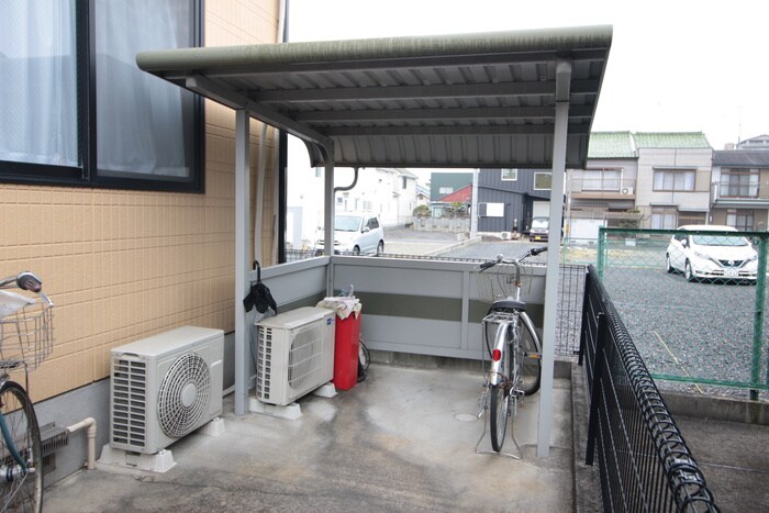 物件外観写真6　(駐輪場)
