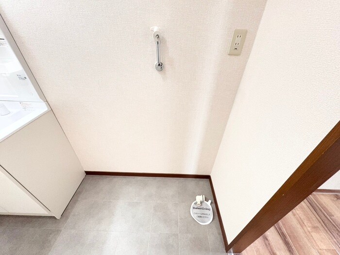 物件内観写真14　(洗濯機置場)