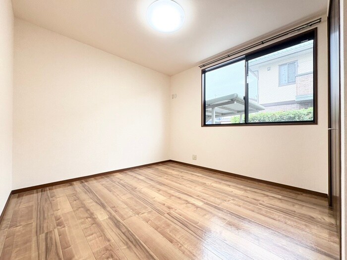 物件内観写真21　(居室)