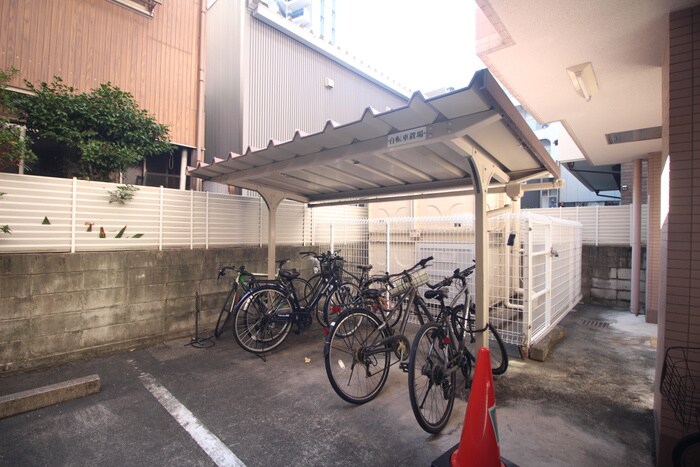 物件外観写真6　(駐輪場)
