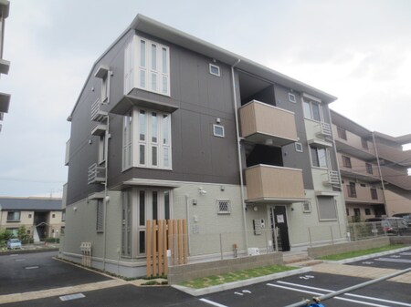 ハロウェルD棟外観写真