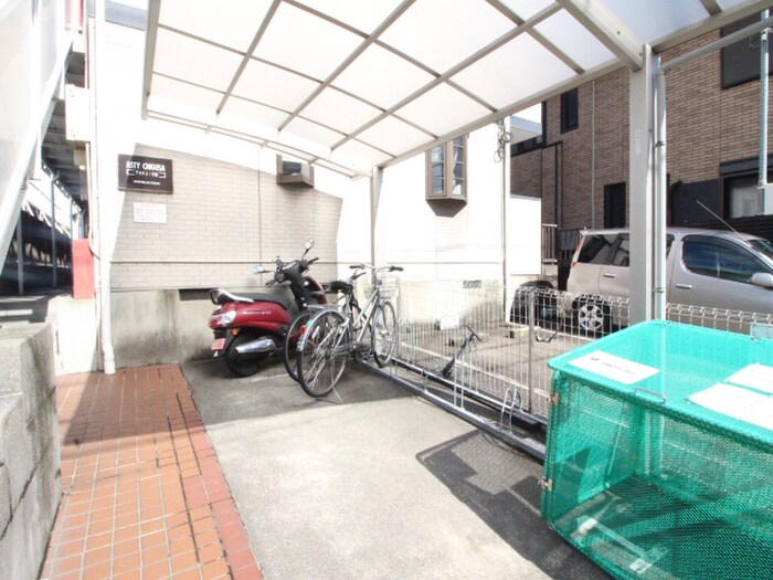 物件外観写真3　(駐輪場)
