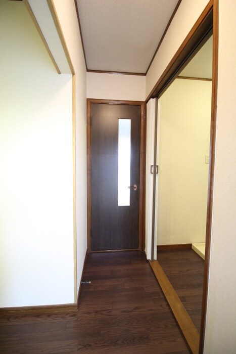物件内観写真21　(廊下)