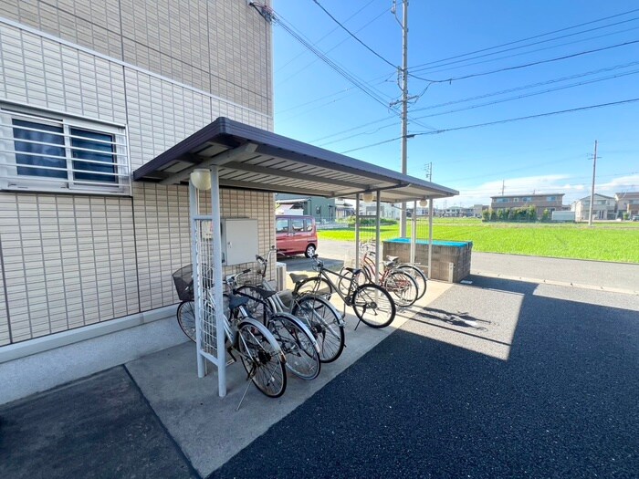 物件外観写真5　(駐輪場)