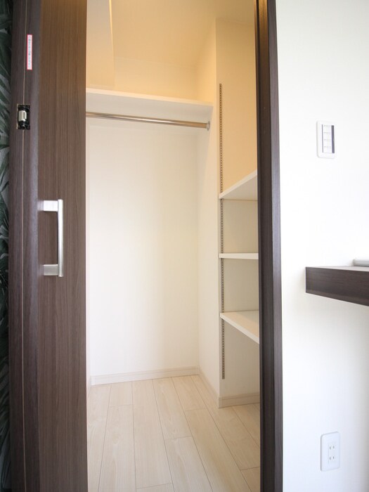 物件内観写真12　(収納)