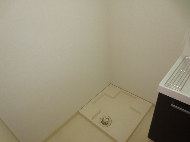 物件内観写真12　(洗濯機置場)