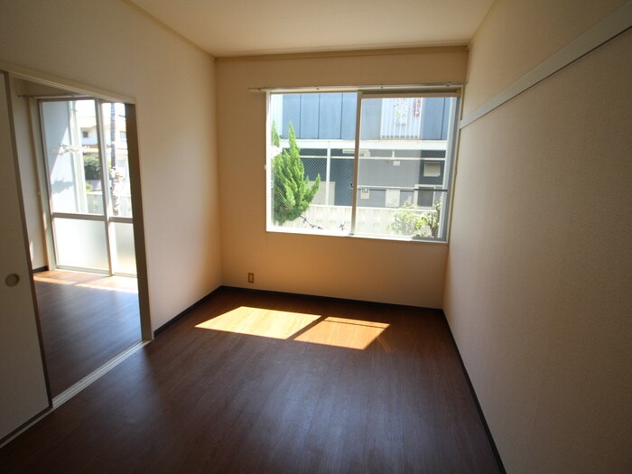 物件内観写真9　(居室)