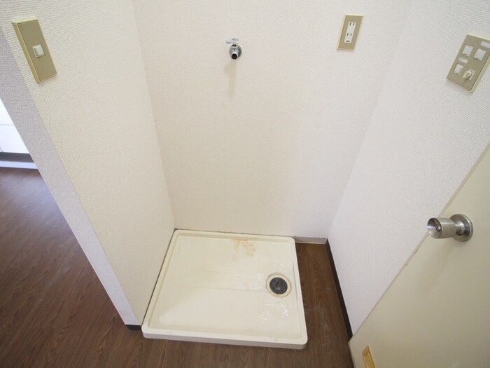 物件内観写真17　(洗濯機置場)