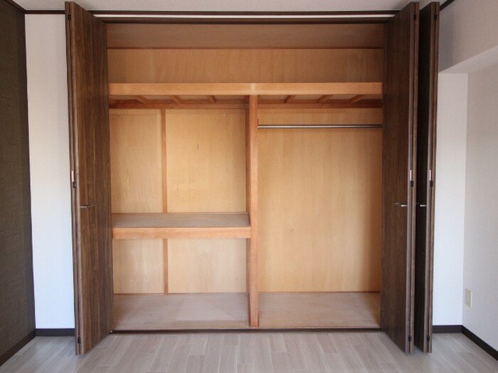 物件内観写真11　(収納)