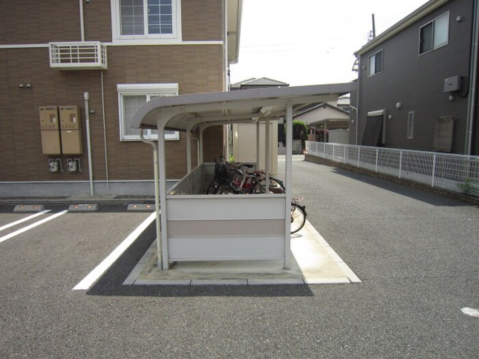 物件外観写真3　(駐輪場)