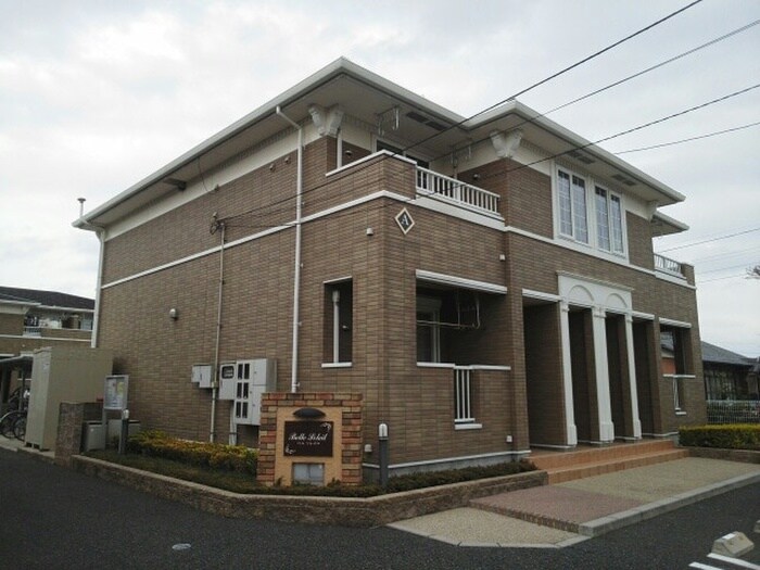 物件外観写真4　(エントランス部分)