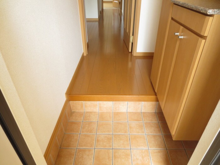 物件内観写真17　(玄関)