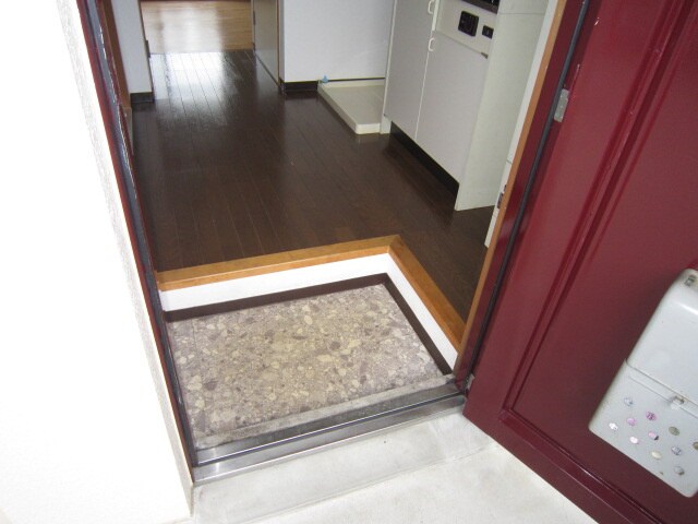 物件内観写真7　(玄関)