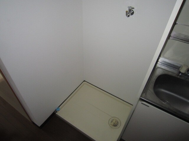 物件内観写真14　(洗濯機置場)