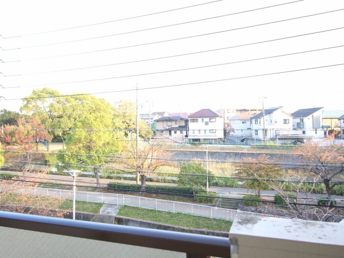 物件内観写真20　(室内からの展望)