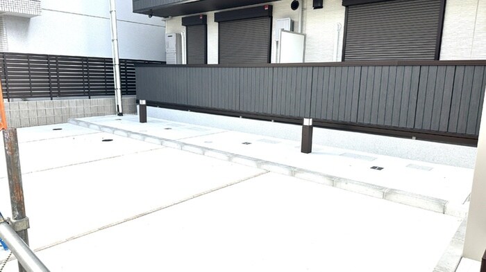 物件外観写真4　(駐車場)