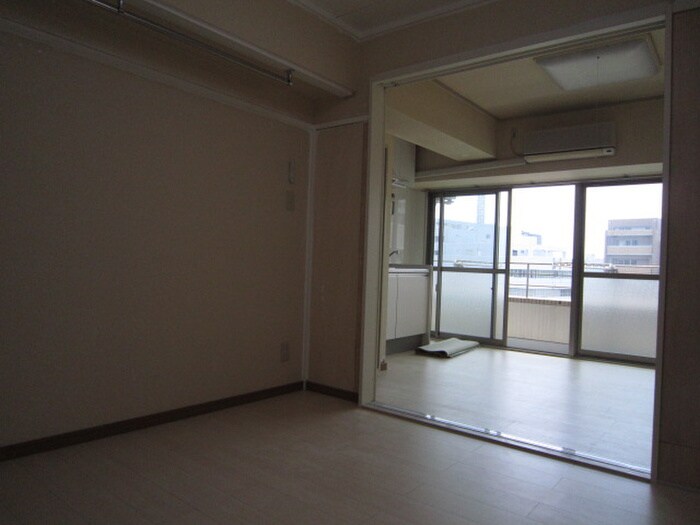 物件内観写真8　(居室)