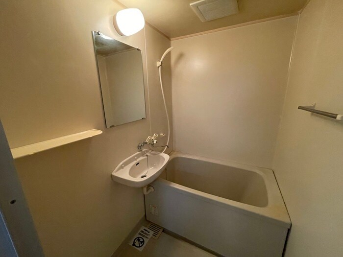 物件内観写真10　(洗濯機置場)