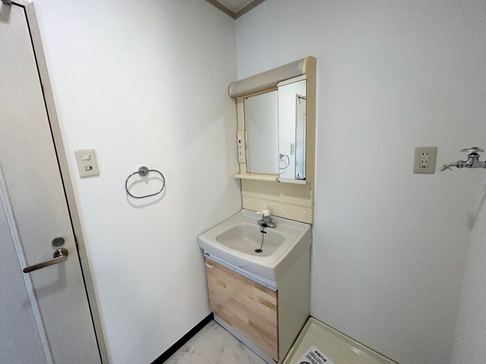 物件内観写真12　(洗面)