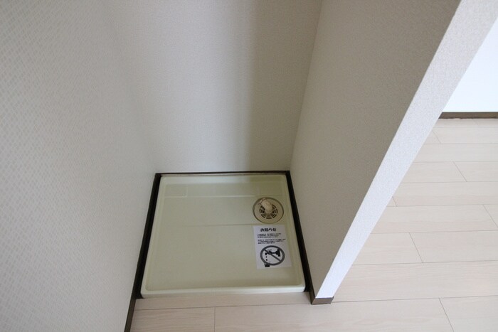 物件内観写真15　(洗濯機置場)
