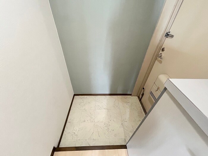 物件内観写真15　(玄関)