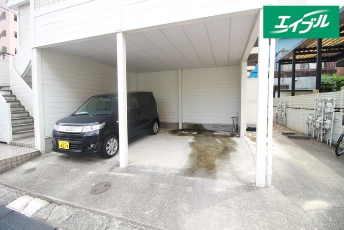 物件外観写真3　(駐車場)