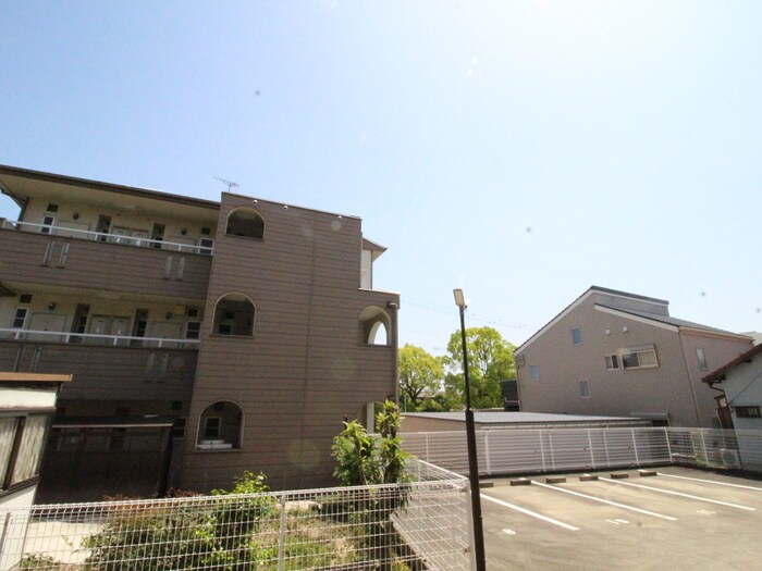 物件内観写真18　(室内からの展望)