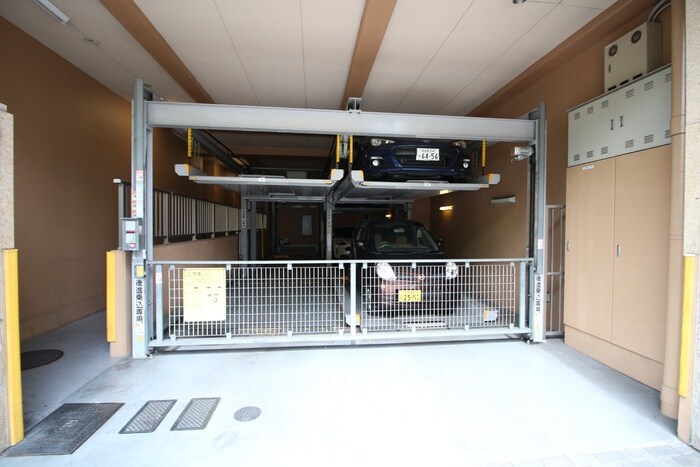 物件外観写真4　(駐車場)