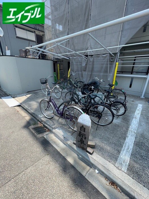 物件外観写真5　(駐輪場)