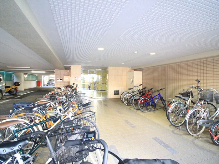 物件外観写真5　(駐輪場)