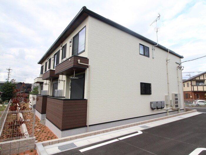 物件外観写真2　(外観写真)