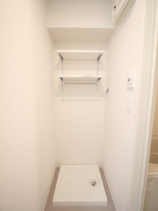 物件内観写真9　(洗濯機置場)