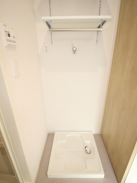 物件内観写真13　(洗濯機置場)