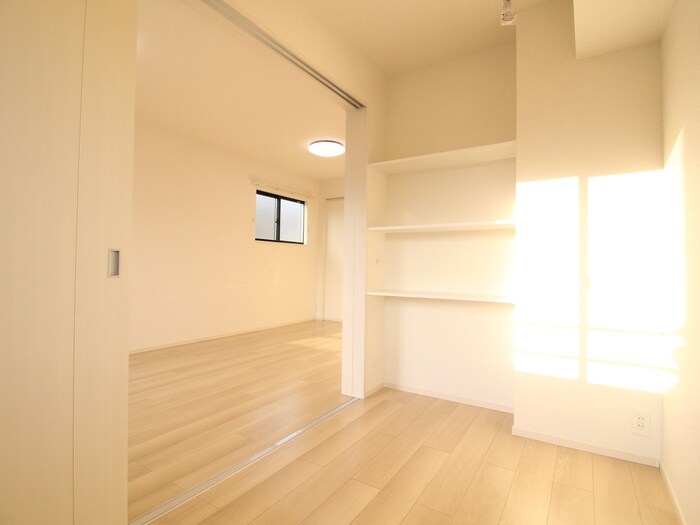 物件内観写真19　(居室)