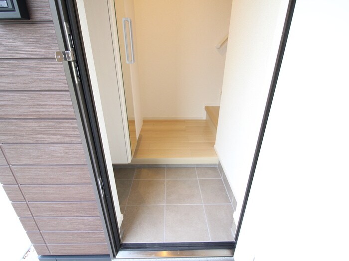 物件内観写真22　(玄関)