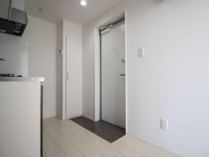 物件内観写真18　(玄関)