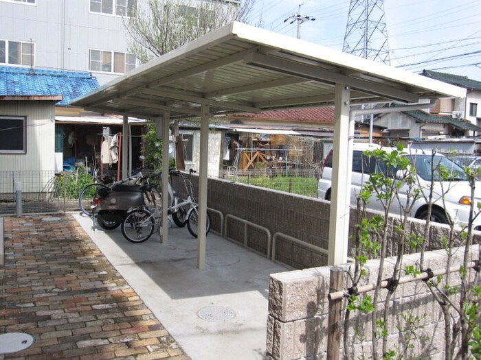 物件外観写真3　(駐輪場)