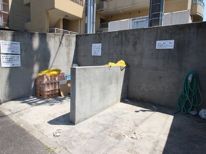 物件外観写真6　(建物設備)