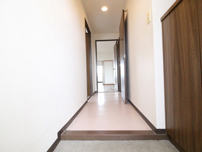 物件内観写真15　(玄関)