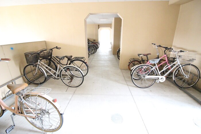 物件外観写真6　(駐輪場)