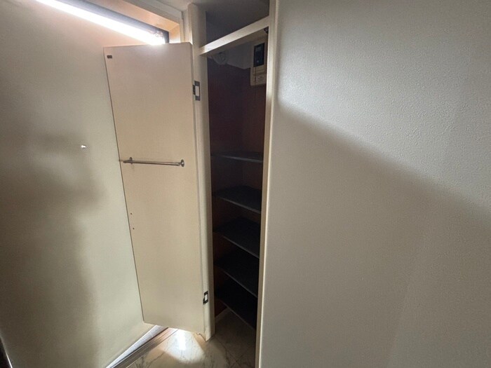 物件内観写真17　(靴箱)