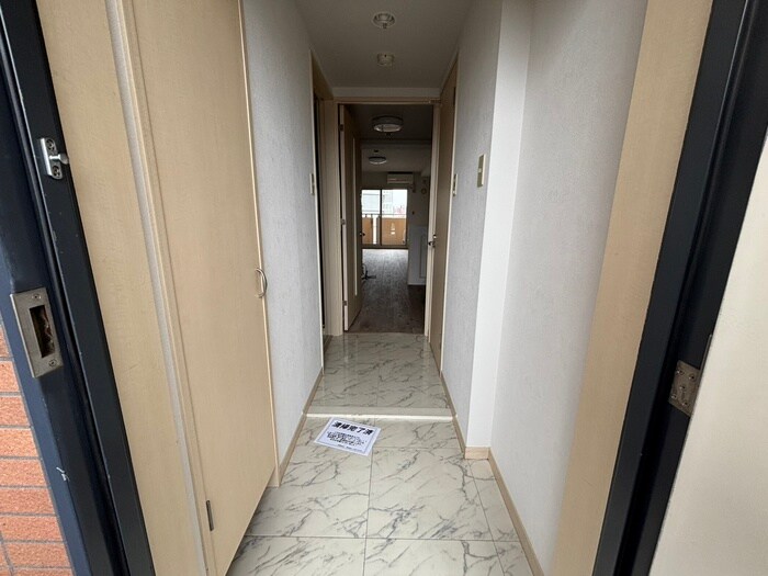 物件内観写真22　(玄関)