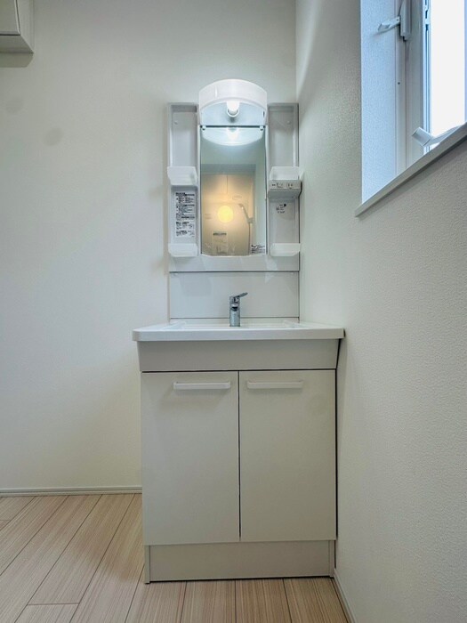 物件内観写真9　(洗面)