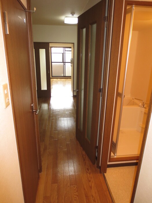 物件内観写真7　(玄関)