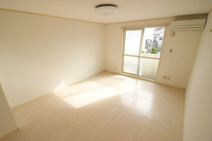 エ－スハイツの居室